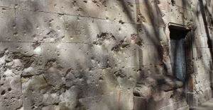 Wall of Plaza Neri - Barcelona