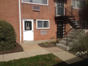 kates-apartment-exterior-front-door